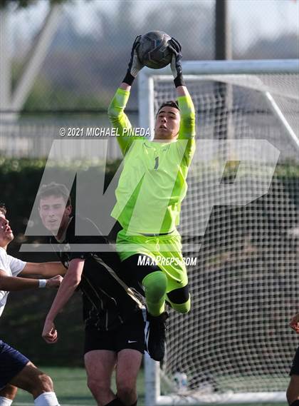 Thumbnail 3 in St. John Bosco vs. Laguna Hills (Hawks Invitational) photogallery.