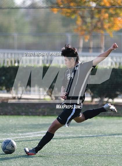 Thumbnail 1 in St. John Bosco vs. Laguna Hills (Hawks Invitational) photogallery.