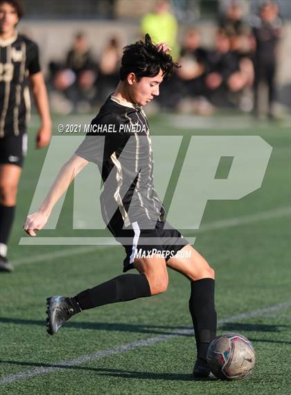 Thumbnail 2 in St. John Bosco vs. Laguna Hills (Hawks Invitational) photogallery.