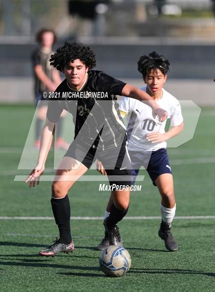 Thumbnail 3 in St. John Bosco vs. Laguna Hills (Hawks Invitational) photogallery.