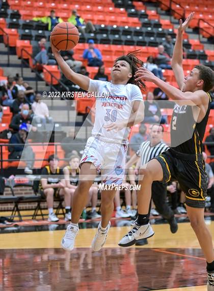 Thumbnail 2 in Hirschi vs. Gatesville (UIL 4A Bi-District Playoff) photogallery.