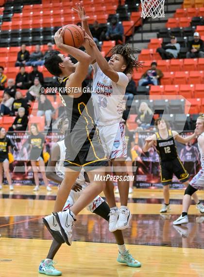 Thumbnail 2 in Hirschi vs. Gatesville (UIL 4A Bi-District Playoff) photogallery.