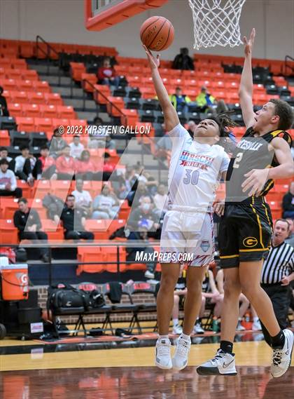 Thumbnail 3 in Hirschi vs. Gatesville (UIL 4A Bi-District Playoff) photogallery.