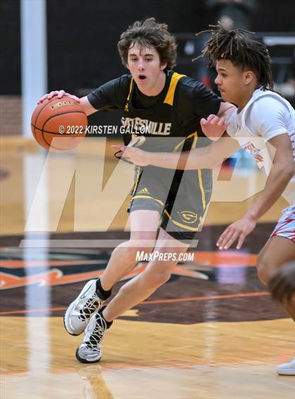 Thumbnail 1 in Hirschi vs. Gatesville (UIL 4A Bi-District Playoff) photogallery.