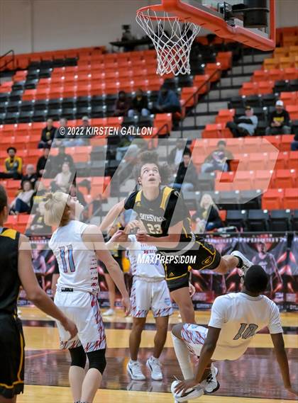 Thumbnail 1 in Hirschi vs. Gatesville (UIL 4A Bi-District Playoff) photogallery.