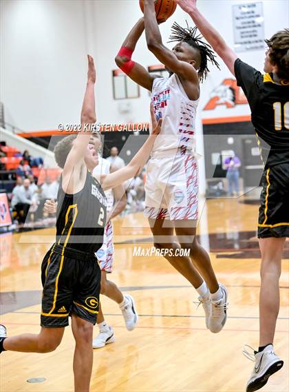 Thumbnail 1 in Hirschi vs. Gatesville (UIL 4A Bi-District Playoff) photogallery.