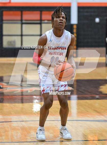 Thumbnail 3 in Hirschi vs. Gatesville (UIL 4A Bi-District Playoff) photogallery.