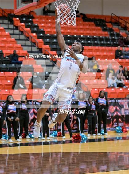 Thumbnail 2 in Hirschi vs. Gatesville (UIL 4A Bi-District Playoff) photogallery.
