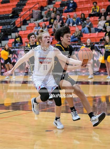 Thumbnail 2 in Hirschi vs. Gatesville (UIL 4A Bi-District Playoff) photogallery.