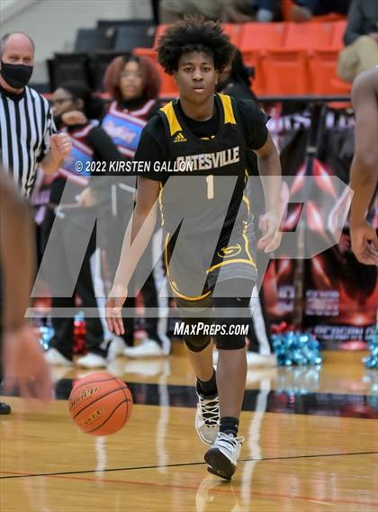 Thumbnail 1 in Hirschi vs. Gatesville (UIL 4A Bi-District Playoff) photogallery.