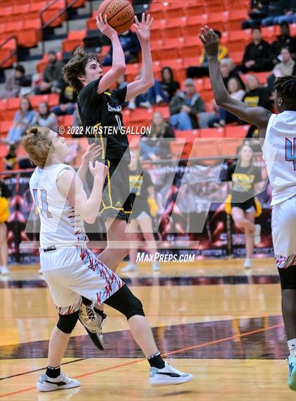 Thumbnail 3 in Hirschi vs. Gatesville (UIL 4A Bi-District Playoff) photogallery.