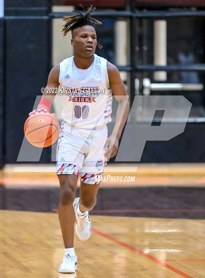 Thumbnail 3 in Hirschi vs. Gatesville (UIL 4A Bi-District Playoff) photogallery.