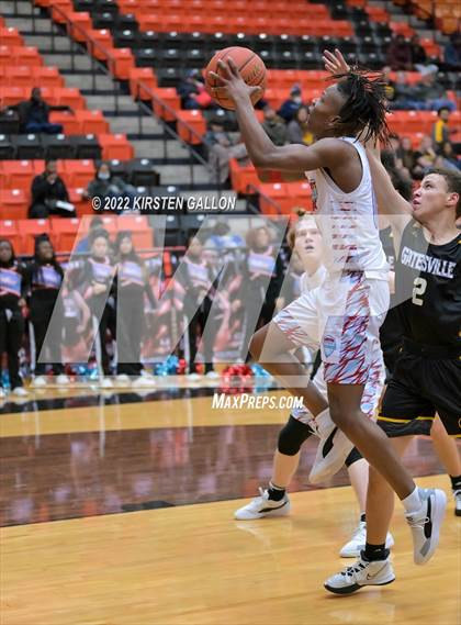 Thumbnail 2 in Hirschi vs. Gatesville (UIL 4A Bi-District Playoff) photogallery.