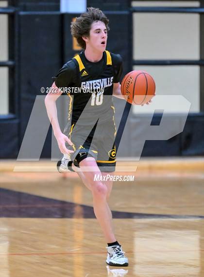 Thumbnail 3 in Hirschi vs. Gatesville (UIL 4A Bi-District Playoff) photogallery.