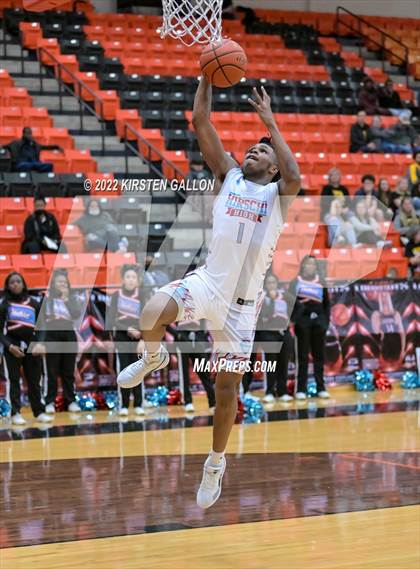 Thumbnail 1 in Hirschi vs. Gatesville (UIL 4A Bi-District Playoff) photogallery.
