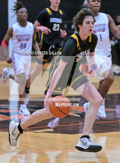Thumbnail 3 in Hirschi vs. Gatesville (UIL 4A Bi-District Playoff) photogallery.