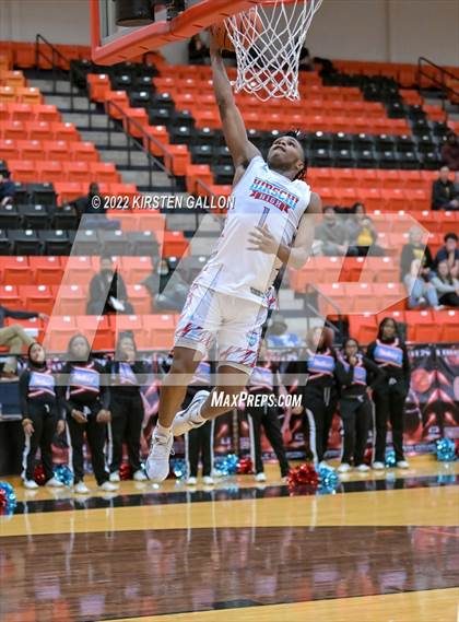 Thumbnail 3 in Hirschi vs. Gatesville (UIL 4A Bi-District Playoff) photogallery.