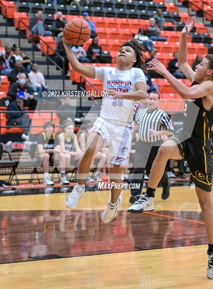 Thumbnail 1 in Hirschi vs. Gatesville (UIL 4A Bi-District Playoff) photogallery.