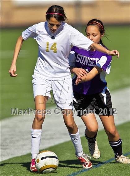 Thumbnail 3 in South Grand Prairie vs. Sunset (Emily Hunter Fish Bowl Tournament) photogallery.
