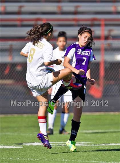 Thumbnail 2 in South Grand Prairie vs. Sunset (Emily Hunter Fish Bowl Tournament) photogallery.