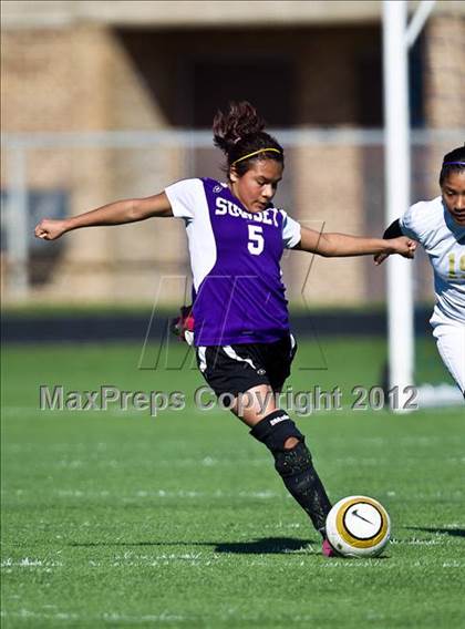Thumbnail 2 in South Grand Prairie vs. Sunset (Emily Hunter Fish Bowl Tournament) photogallery.