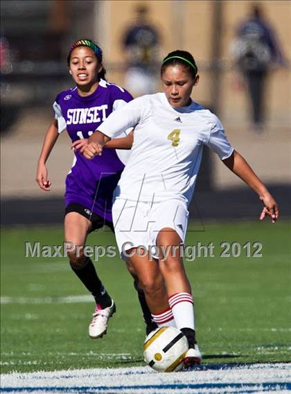 Thumbnail 1 in South Grand Prairie vs. Sunset (Emily Hunter Fish Bowl Tournament) photogallery.