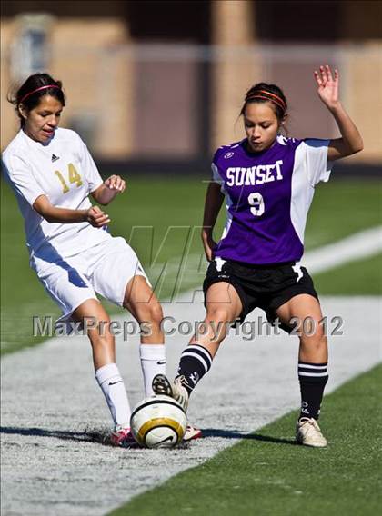 Thumbnail 3 in South Grand Prairie vs. Sunset (Emily Hunter Fish Bowl Tournament) photogallery.