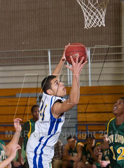 Thumbnail 3 in Bacon Academy vs. New London photogallery.