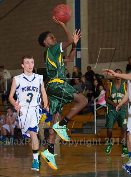 Thumbnail 2 in Bacon Academy vs. New London photogallery.