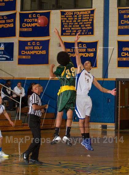 Thumbnail 3 in Bacon Academy vs. New London photogallery.