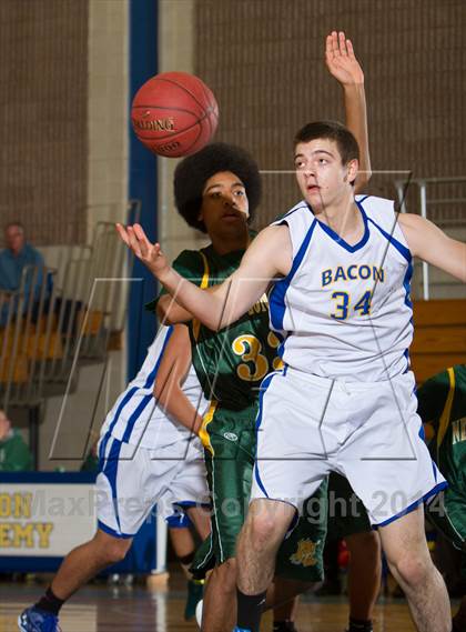 Thumbnail 3 in Bacon Academy vs. New London photogallery.
