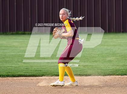 Thumbnail 3 in Tioga @ Collinsville photogallery.