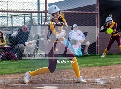Thumbnail 2 in Tioga @ Collinsville photogallery.
