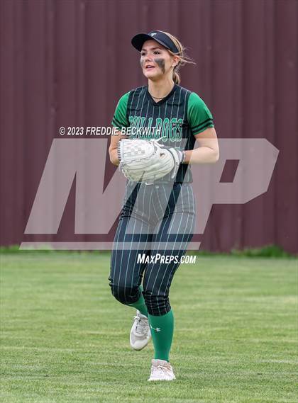 Thumbnail 3 in Tioga @ Collinsville photogallery.