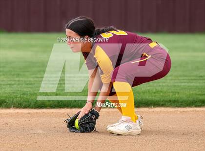 Thumbnail 3 in Tioga @ Collinsville photogallery.