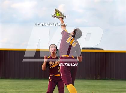 Thumbnail 2 in Tioga @ Collinsville photogallery.