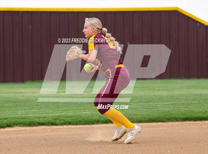 Thumbnail 3 in Tioga @ Collinsville photogallery.