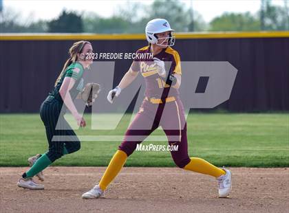 Thumbnail 3 in Tioga @ Collinsville photogallery.