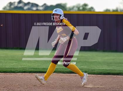 Thumbnail 1 in Tioga @ Collinsville photogallery.