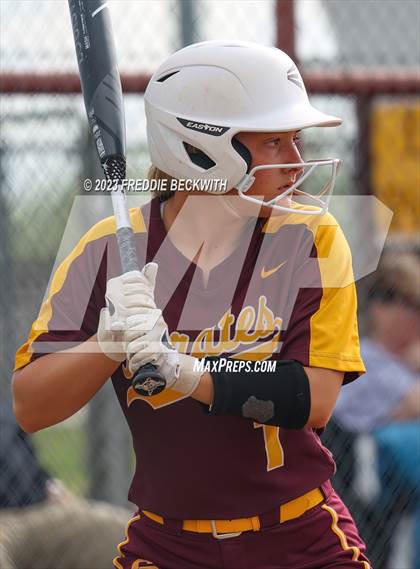 Thumbnail 3 in Tioga @ Collinsville photogallery.