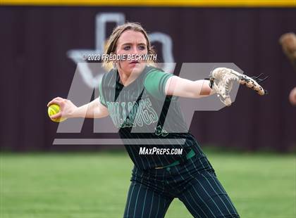 Thumbnail 3 in Tioga @ Collinsville photogallery.
