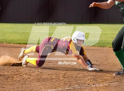 Thumbnail 3 in Tioga @ Collinsville photogallery.