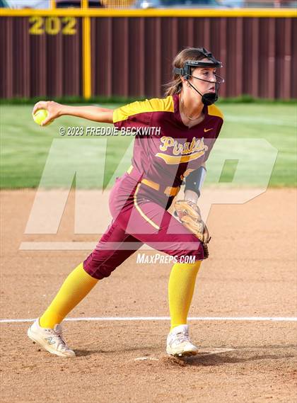 Thumbnail 2 in Tioga @ Collinsville photogallery.