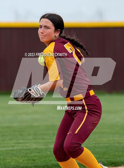 Thumbnail 3 in Tioga @ Collinsville photogallery.