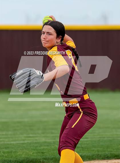 Thumbnail 1 in Tioga @ Collinsville photogallery.