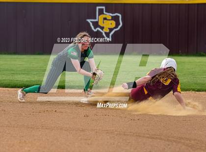 Thumbnail 3 in Tioga @ Collinsville photogallery.