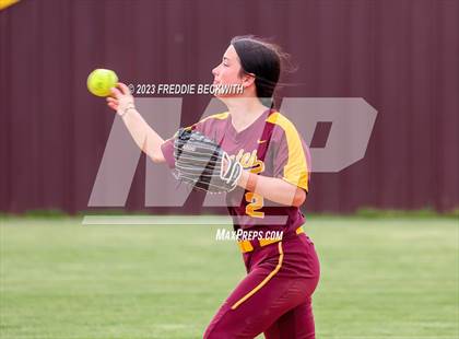 Thumbnail 3 in Tioga @ Collinsville photogallery.