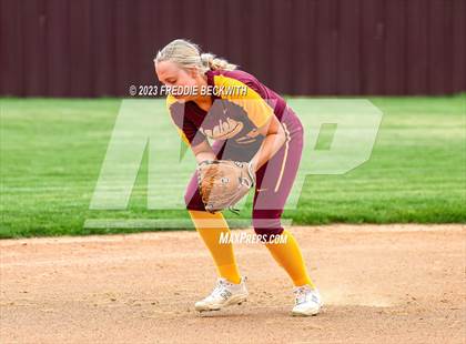 Thumbnail 2 in Tioga @ Collinsville photogallery.