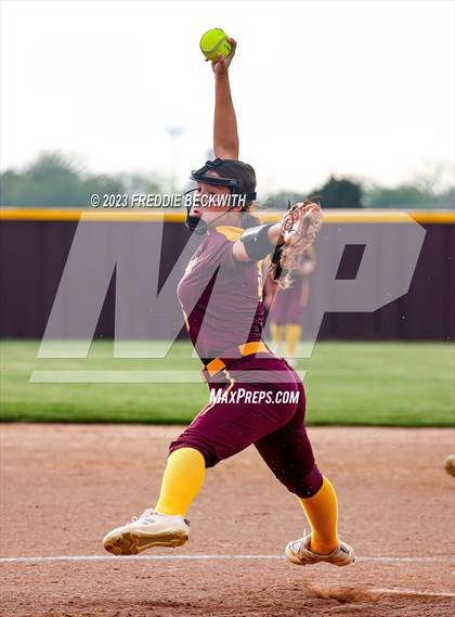 Thumbnail 3 in Tioga @ Collinsville photogallery.