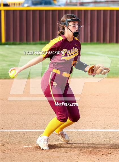Thumbnail 3 in Tioga @ Collinsville photogallery.